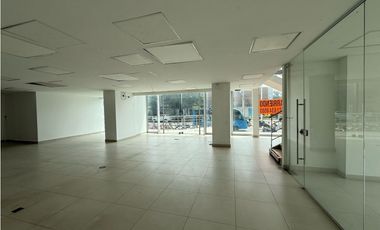 Arriendo Local duplex de esquina en El Prado - SMR