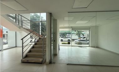 Arriendo Local duplex de esquina en El Prado - SMR