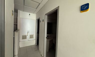 Arriendo Local duplex de esquina en El Prado - SMR