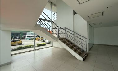 Arriendo Local duplex de esquina en El Prado - SMR