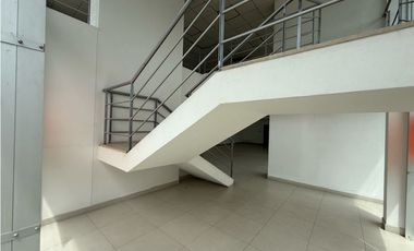 Arriendo Local duplex de esquina en El Prado - SMR