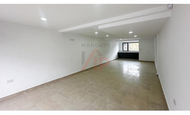 LOCAL EN RENTA SECTOR COMERCIAL RICARDO DURAN VIA BAÑOS CUENCA