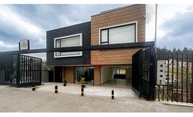 LOCAL EN RENTA SECTOR COMERCIAL RICARDO DURAN VIA BAÑOS CUENCA