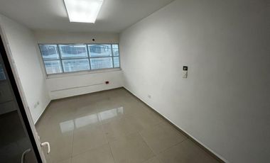 Edificio Comercial cerca de Cintermex