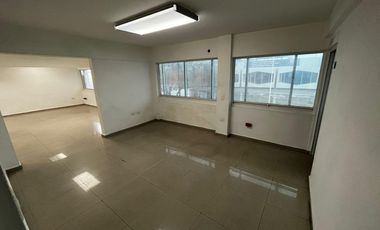 Edificio Comercial cerca de Cintermex