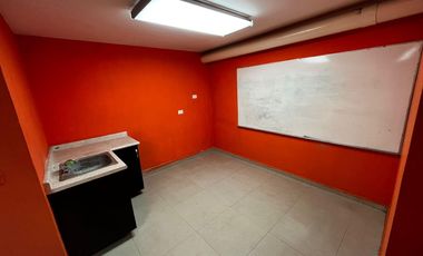 Edificio Comercial cerca de Cintermex