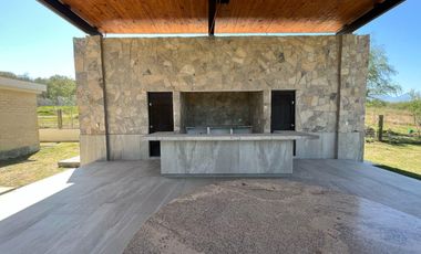 VENTA DE QUINTA CAMPESTRE EN MONTEMORELOS