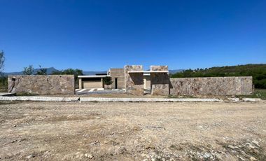 VENTA DE QUINTA CAMPESTRE EN MONTEMORELOS