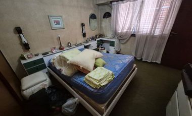 ALQUILER CASA 4 AMBIENTES CASTELAR COCHERA PILETA