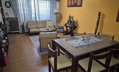 ALQUILER CASA 4 AMBIENTES CASTELAR COCHERA PILETA