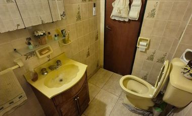 ALQUILER CASA 4 AMBIENTES CASTELAR COCHERA PILETA