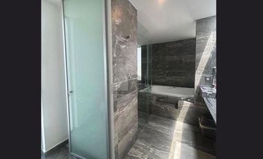 Casa de lujo en renta con jardín y acabados premium