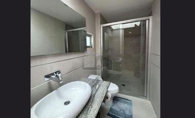 Casa de lujo en renta con jardín y acabados premium