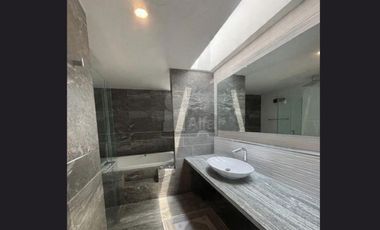 Casa de lujo en renta con jardín y acabados premium