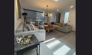 Casa de lujo en renta con jardín y acabados premium