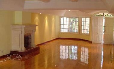 Casa en alquiler de 5 dormitorios c/ cochera en Martínez