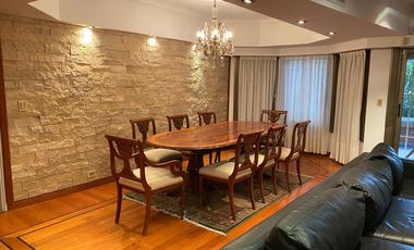 Casa en alquiler de 5 dormitorios c/ cochera en Martínez