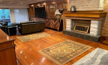 Casa en alquiler de 5 dormitorios c/ cochera en Martínez