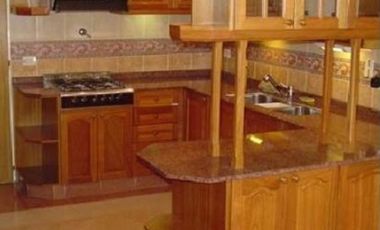 Casa en alquiler de 5 dormitorios c/ cochera en Martínez