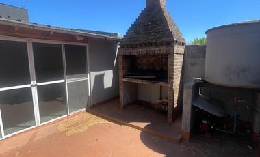 ALQUILER PH 2 AMBIENTES CON COCHERA VILLA URQUIZA