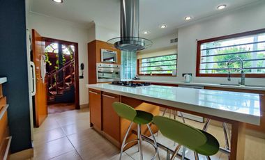 CASA 7 AMBIENTES VENTA RANELAGH JARDIN POR INOMATA