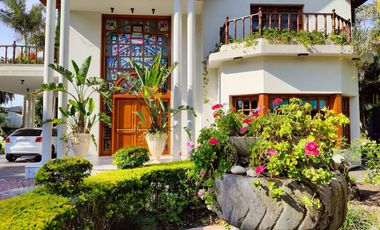 CASA 7 AMBIENTES VENTA RANELAGH JARDIN POR INOMATA