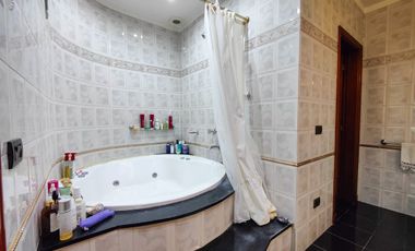 CASA 7 AMBIENTES VENTA RANELAGH JARDIN POR INOMATA