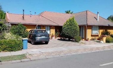 Casa en Arriendo en ELEODORO YANEZ SAN BERNARDO