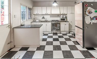 Casa en venta de 5amb con Pileta Vicente Lopez