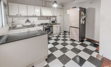 Casa en venta de 5amb con Pileta Vicente Lopez