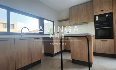 Casa en Arriendo en Piedra Roja