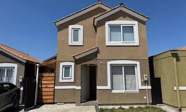 Casa en Arriendo en maipu 748