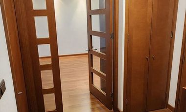 Departamento en arriendo c/ estacionamiento en Parque Bicentenario