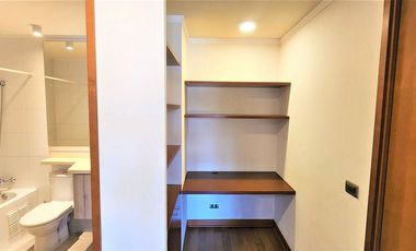 Departamento en arriendo c/ estacionamiento en Parque Bicentenario