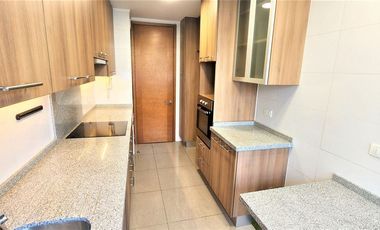 Departamento en arriendo c/ estacionamiento en Parque Bicentenario