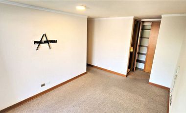 Departamento en arriendo c/ estacionamiento en Parque Bicentenario