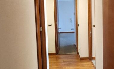 Departamento en arriendo c/ estacionamiento en Parque Bicentenario