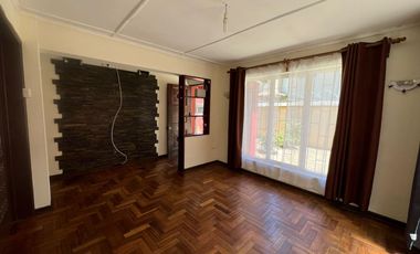 Casa en arriendo c/ estacionamiento en San Francisco de Limache