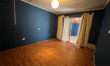 Casa en arriendo c/ estacionamiento en San Francisco de Limache