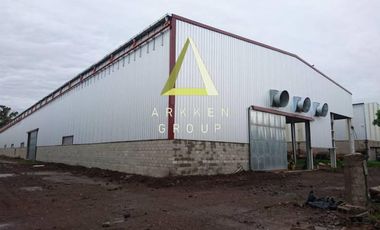 NAVES A ESTRENAR DENTRO DE PREDIO CERRADO