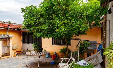 VENTA CASA 5 AMB, CON PATIO, GALPON EN MONTEGRANDE