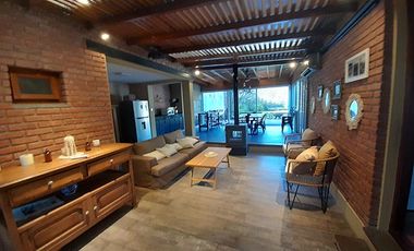 EXCELENTE CHALET CON GRAN TERRENO!!!