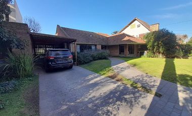 EXCELENTE CHALET CON GRAN TERRENO!!!