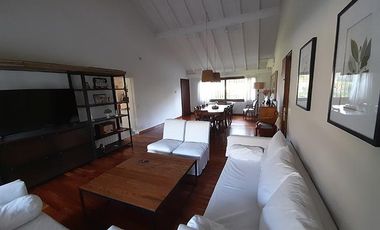 EXCELENTE CHALET CON GRAN TERRENO!!!