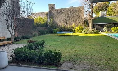 EXCELENTE CHALET CON GRAN TERRENO!!!