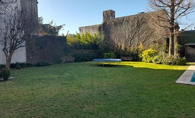 EXCELENTE CHALET CON GRAN TERRENO!!!