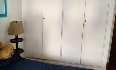 Piso en esquina muy luminoso.