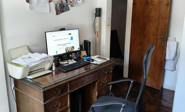 Piso en esquina muy luminoso.