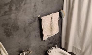 Piso en esquina muy luminoso.