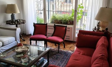 Piso en esquina muy luminoso.